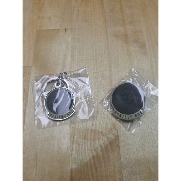Hard Rock Cafe Montego Bay Key Chain & Pin - Picture 1 of 7